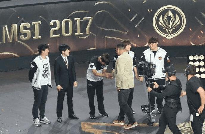 季中杯赛制,LOL还能继续火爆下去吗