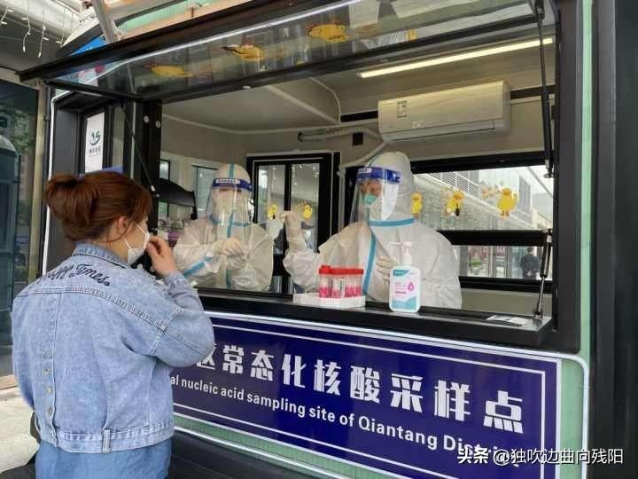 血之泛滥,如果艾滋病患者的血液滴到正常人的食物上